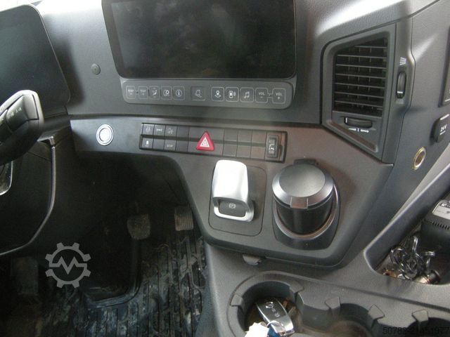 Flatbed truck MERCEDES-BENZ ACTROS 1830, Pritsche mit Kran HIAB X-HIDUO 092B