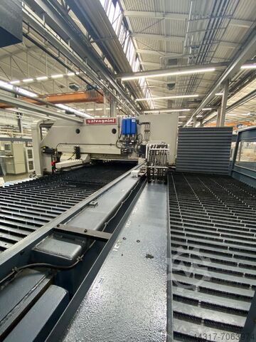 Punching & bending machine Salvagnini S4 P4 mit umfangreichem Zubehör
