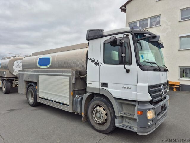 Tanker truck Mercedes Benz 1844 Actros MP II 4x2  ISOLIERT - Impeller Anlage