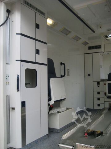 Feuerwehrfahrzeug MERCEDES-BENZ 515CDI Sprinter WAS RTW Allrad 4x4 *TÜV 08/2027*