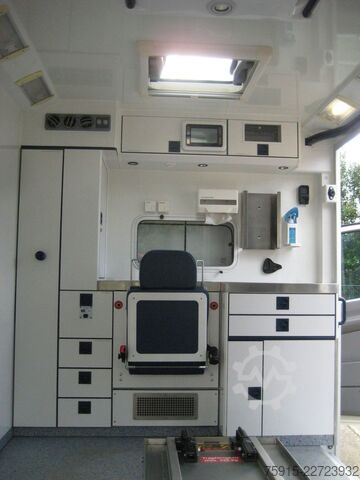 Feuerwehrfahrzeug MERCEDES-BENZ 515CDI Sprinter WAS RTW Allrad 4x4 *TÜV 08/2027*