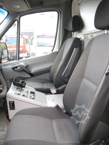 Feuerwehrfahrzeug MERCEDES-BENZ 515CDI Sprinter WAS RTW Allrad 4x4 *TÜV 08/2027*