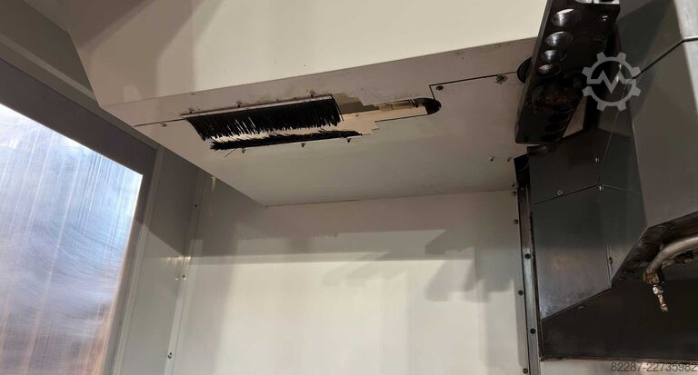 Vertikales Bearbeitungszentrum **Used Haas** VM3 Vertical Machining Centre