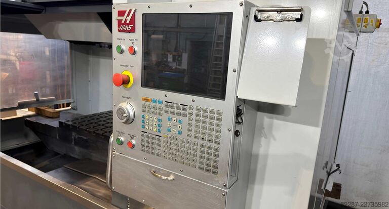 Vertikales Bearbeitungszentrum **Used Haas** VM3 Vertical Machining Centre