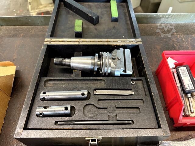 Werkstattschrank mit Inhalt Workshop Cabinet with contents