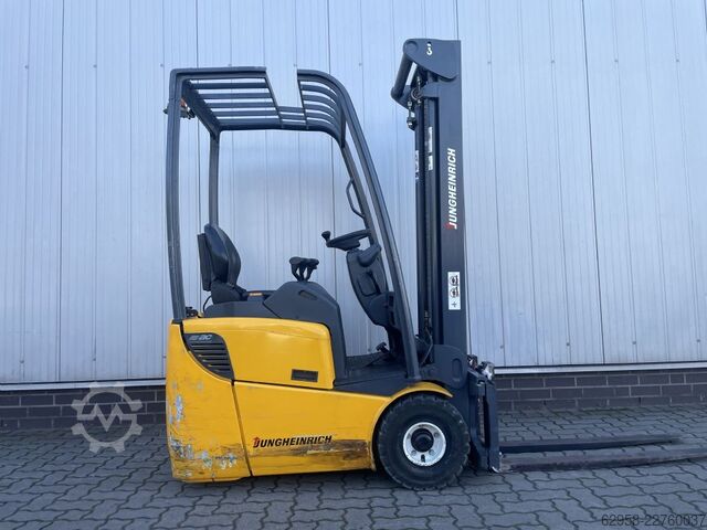 Elektro 3 Rad-Stapler Jungheinrich EFG 110 | Neue Batterie
