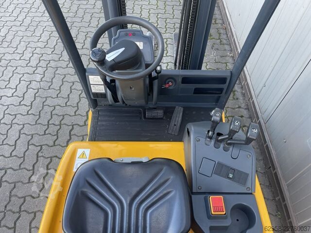 Elektro 3 Rad-Stapler Jungheinrich EFG 110 | Neue Batterie