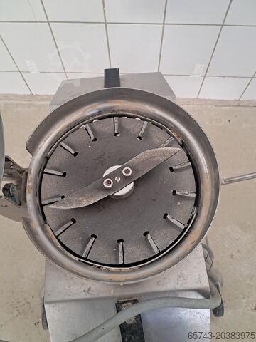 Breadcrumb grinder Hommel