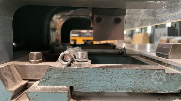 Verschiedene Polygraph VEB Y50-10E