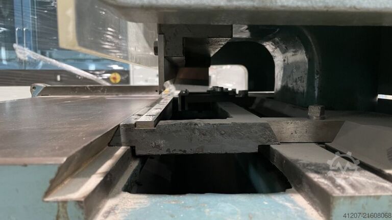 Verschiedene Polygraph VEB Y50-10E