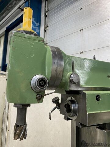 Univ. Werkzeugfräsmaschine TOS FN 32