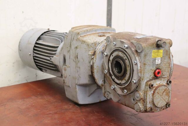 Adjustable gear motor 2.2 kW 12-70 rpm Stöber Loher R47/VW3 ABCA-100LB-04C
