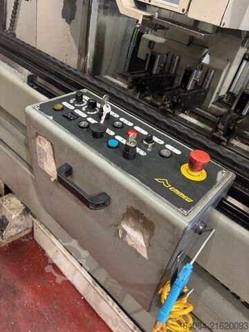 Vertikales Bearbeitungszentrum EMMEGI COMET ISOLA ES381 V06