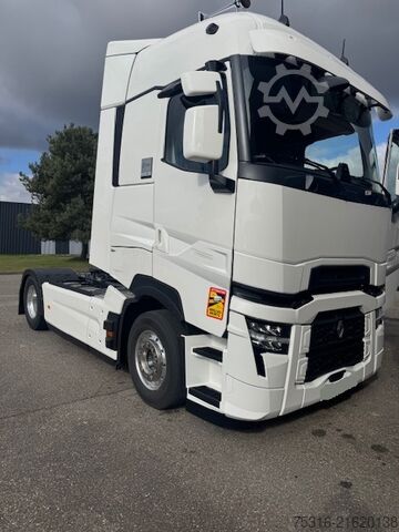 Standard tractor unit Renault T 520