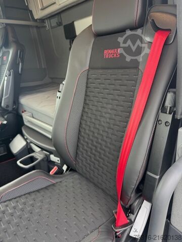 Standard tractor unit Renault T 520