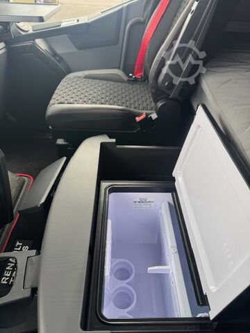 Standard tractor unit Renault T 520