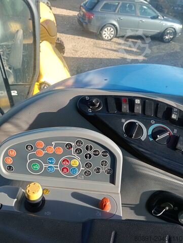 Traktor New Holland T8.420 AUTOCOMMAND