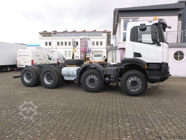 LKW-Fahrgestell IVECO T-Way AD410T54 8X4 Radstand.4250mm 2-Stück