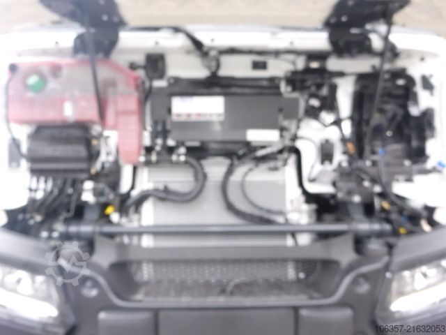 LKW-Fahrgestell IVECO T-Way AD410T54 8X4 Radstand.4250mm 2-Stück