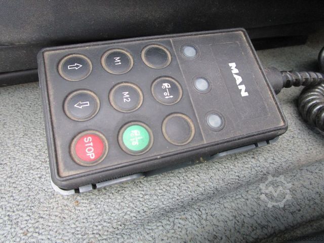 Transporter mit Pritsche & Plane MAN TGL 8.210 BL *KLIMA+LBW+4,55m+Modell 2009*