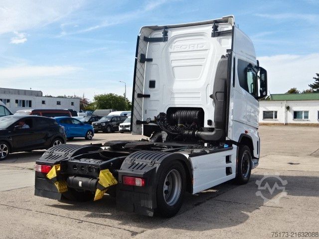 Standard SZM FORD F-Max Sattelzugmaschine