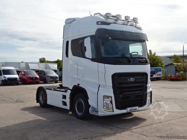 Standard SZM FORD F-Max Sattelzugmaschine