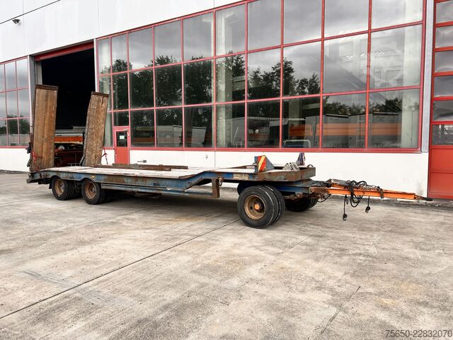 Low loader trailer Müller-Mitteltal T3  3 Achs Tieflader mit ABS