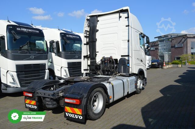 Standard tractor unit VOLVO FH 500 Globetrotter XL Varios