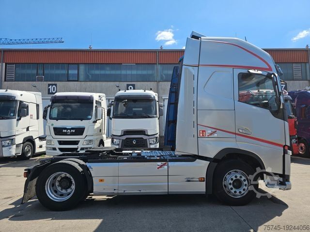 Standard tractor unit VOLVO FH 500 * STANDKLIMA * TEMP * 2X TANK  * MOTORBR.