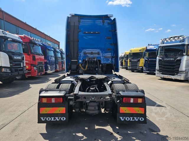 Standard tractor unit VOLVO FH 500 * STANDKLIMA * TEMP * 2X TANK  * MOTORBR.