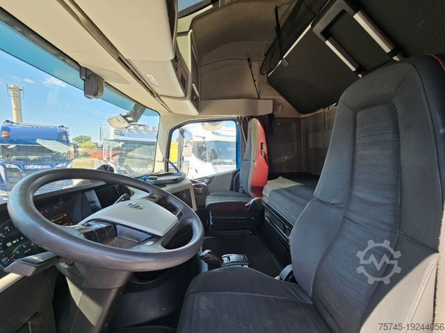 Standard tractor unit VOLVO FH 500 * STANDKLIMA * TEMP * 2X TANK  * MOTORBR.