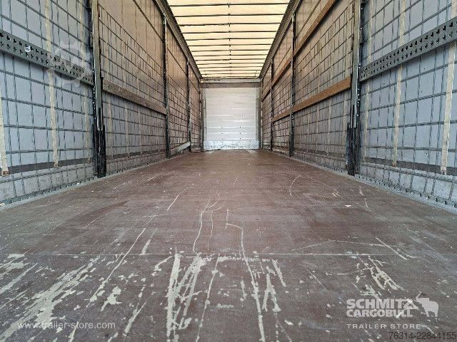 Auflieger mit Pritsche & Plane Schmitz Cargobull Curtainsider Mega Getränke
