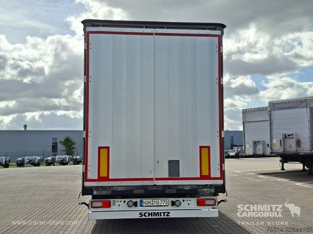Auflieger mit Pritsche & Plane Schmitz Cargobull Curtainsider Mega Getränke