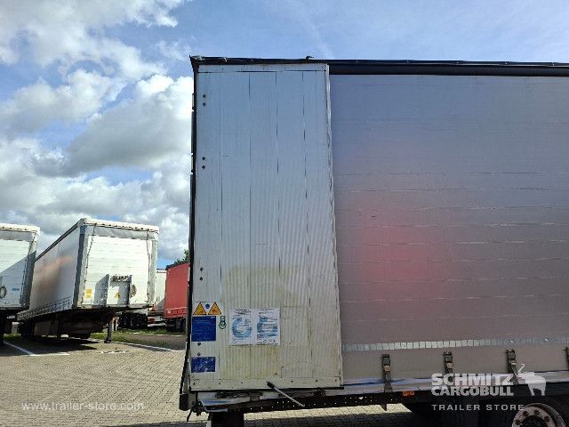 Auflieger mit Pritsche & Plane Schmitz Cargobull Curtainsider Mega Getränke