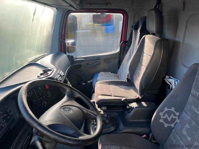 Kühltransporter MERCEDES-BENZ 815 Thermoking mit Rohrbahnen TÜV NEU