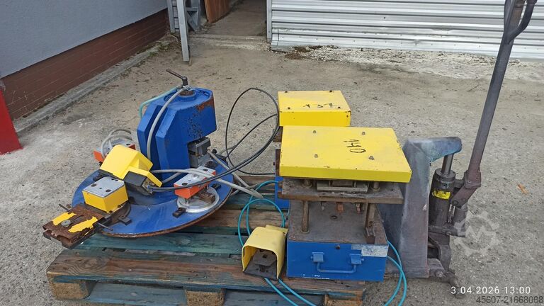 Biegepresse für Aluminium-Bögen von Schuco International schuco Rundtischpresse