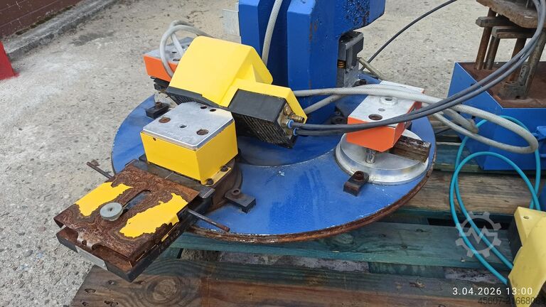 Biegepresse für Aluminium-Bögen von Schuco International schuco Rundtischpresse