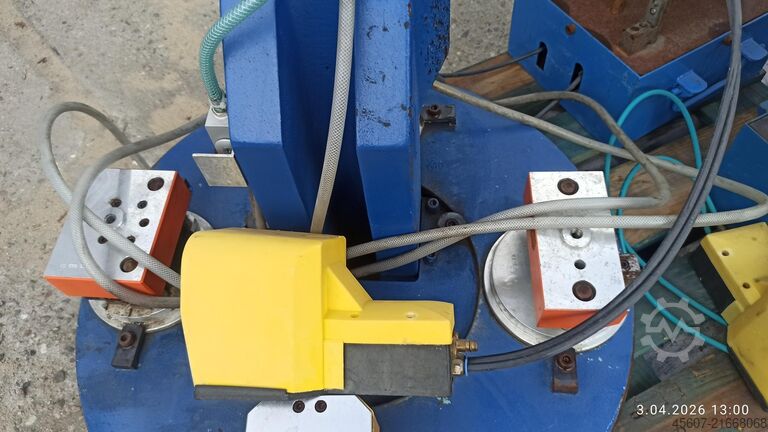Biegepresse für Aluminium-Bögen von Schuco International schuco Rundtischpresse
