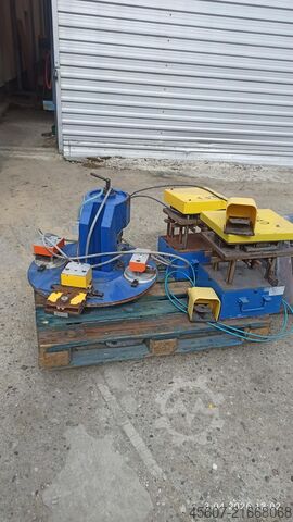 Biegepresse für Aluminium-Bögen von Schuco International schuco Rundtischpresse