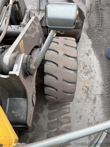 Komatsu WA600-8E0 Komatsu WA600-8E0