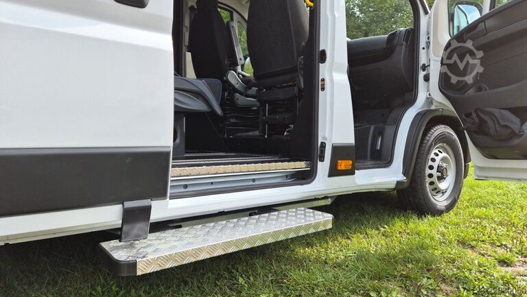 Kleinbus Opel Movano Lord light Lagerfahrzeug Stock 18 SS
