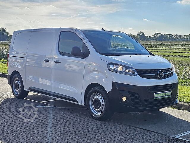High-roof van OPEL VIVARO 1.5 L2 Navi NAP Euro6 Airco Trekhaak 3-Z...