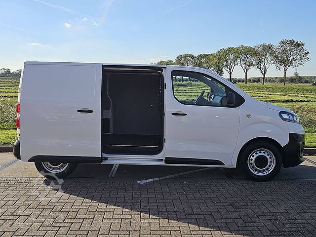 High-roof van OPEL VIVARO 1.5 L2 Navi NAP Euro6 Airco Trekhaak 3-Z...