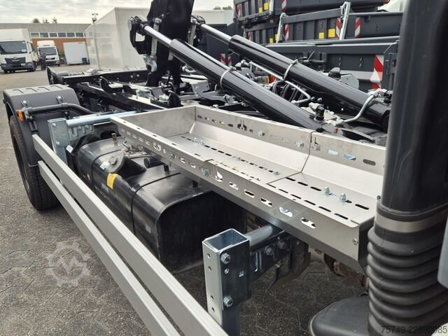 Roll-off tipper truck Fuso Canter FUSO 9C18 Duonic City Abrollkipper