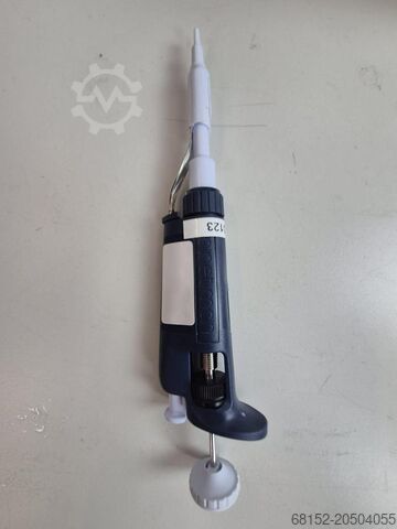 Gilson PIPETMAN P10 1-10uL Single Channel Pipette with Metal Ejector Colourcode Red Gilson PIPETMAN P10 1-10uL