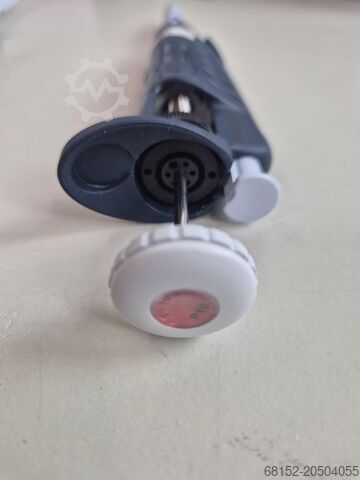 Gilson PIPETMAN P10 1-10uL Single Channel Pipette with Metal Ejector Colourcode Red Gilson PIPETMAN P10 1-10uL