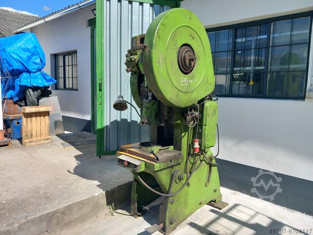 For sale in excellent condition 40t Exzenterpresse