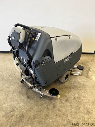Scrubber-dryer machine Only 22 operating hours. Nilfisk BA751