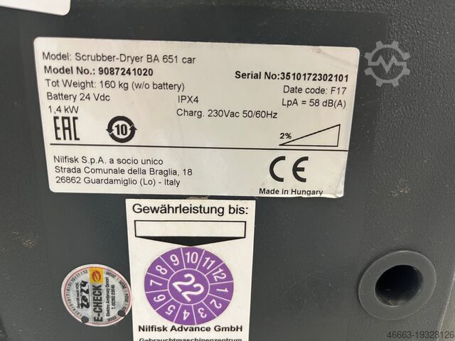Scrubber-dryer machine Only 22 operating hours. Nilfisk BA751