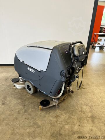 Scrubber-dryer machine Only 22 operating hours. Nilfisk BA751